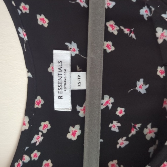 Black floral print blouse, size xs - Picture 3 of 6